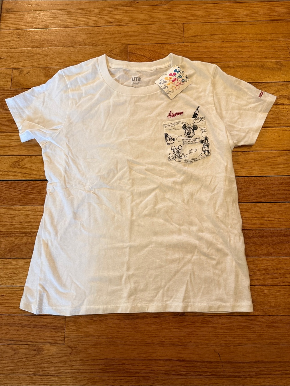Uniqlo White Short Sleeve Tee with Black Mickey Pocket‎ Print